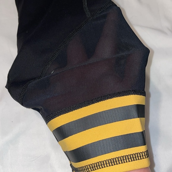 Her Universe - Birds of Prey size 1X black active wear pants from Torrid - Picture 4 of 6